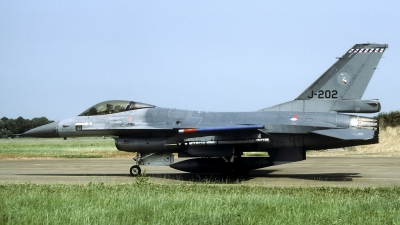 Photo ID 93672 by Joop de Groot. Netherlands Air Force General Dynamics F 16A Fighting Falcon, J 202