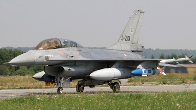 Photo ID 98238 by Coert van Breda. Netherlands Air Force General Dynamics F 16BM Fighting Falcon, J 210