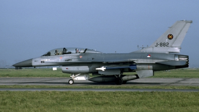 Photo ID 133556 by Joop de Groot. Netherlands Air Force General Dynamics F 16B Fighting Falcon, J 882