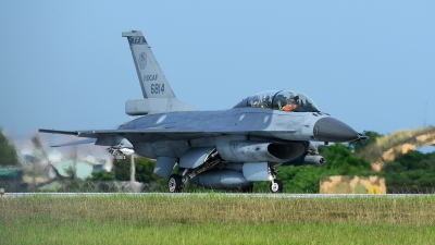 Photo ID 156677 by Diamond MD Dai. Taiwan Air Force General Dynamics F 16B Fighting Falcon, 6814