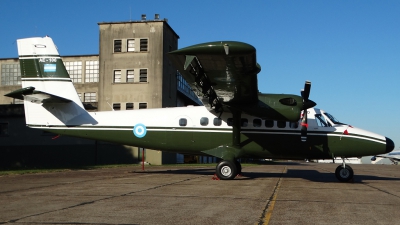 Photo ID 159808 by Martin Kubo. Argentina Army De Havilland Canada DHC 6 200 Twin Otter, AE 106