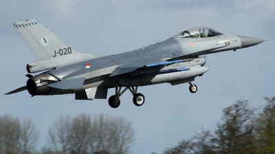 Photo ID 163336 by Arie van Groen. Netherlands Air Force General Dynamics F 16AM Fighting Falcon, J 020