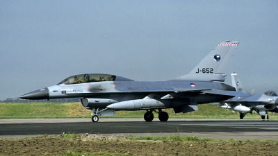 Photo ID 169818 by Joop de Groot. Netherlands Air Force General Dynamics F 16B Fighting Falcon, J 652