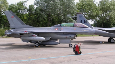 Photo ID 205351 by Arie van Groen. Denmark Air Force General Dynamics F 16BM Fighting Falcon, ET 022
