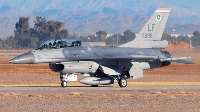 Photo ID 247795 by Misael Ocasio Hernandez. USA Air Force General Dynamics F 16B Fighting Falcon, 93 0828