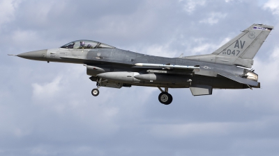 Photo ID 281160 by Chris Lofting. USA Air Force General Dynamics F 16C Fighting Falcon, 89 2047