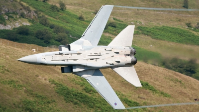 Photo ID 79995 by Paul Massey. UK Air Force Panavia Tornado F3, ZH552