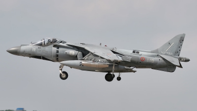 Photo ID 80462 by Bob Wood. Italy Navy McDonnell Douglas AV 8B Harrier ll, MM7224
