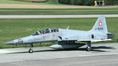 Photo ID 82405 by Yann J.. Switzerland Air Force Northrop F 5F Tiger II, J 3205