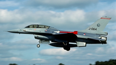 Photo ID 82750 by Carl Brent. Netherlands Air Force General Dynamics F 16B Fighting Falcon, J 064