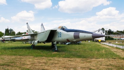 Photo ID 87557 by Igor Bubin. Ukraine Air Force Mikoyan Gurevich MiG 25RB,  