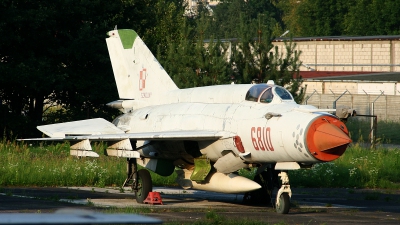 Photo ID 88468 by Paul Newbold. Poland Air Force Mikoyan Gurevich MiG 21MF, 6810