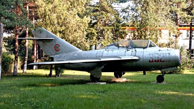 Photo ID 88552 by Carl Brent. Romania Air Force Mikoyan Gurevich MiG 15UTI, 3020