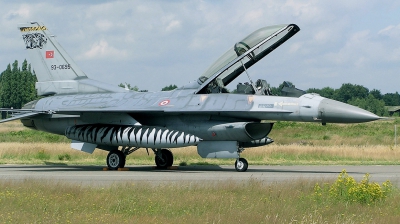 Photo ID 90740 by Arie van Groen. T rkiye Air Force General Dynamics F 16D Fighting Falcon, 93 0695