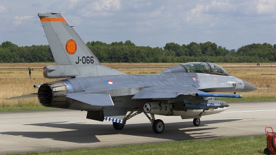 Photo ID 90735 by rob martaré. Netherlands Air Force General Dynamics F 16BM Fighting Falcon, J 066