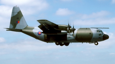 Photo ID 91671 by Joop de Groot. UK Air Force Lockheed Hercules C1 C 130K L 382, XV182