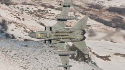 Photo ID 91666 by Neil Bates. UK Air Force Panavia Tornado GR4, ZA554