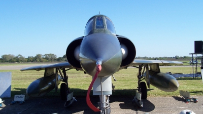 Photo ID 12096 by Martin Kubo. Argentina Air Force Dassault Mirage IIICJ, C 712