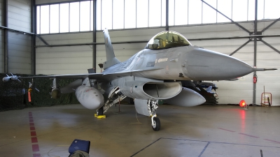 Photo ID 95257 by Walter Van Bel. Belgium Air Force General Dynamics F 16AM Fighting Falcon, FA 72
