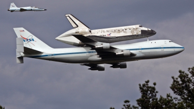 Photo ID 96894 by Mike Lynaugh. USA NASA Boeing 747 123 SCA, N905NA