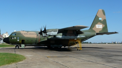 Photo ID 97015 by Martin Kubo. Argentina Air Force Lockheed KC 130H Hercules L 382, TC 70