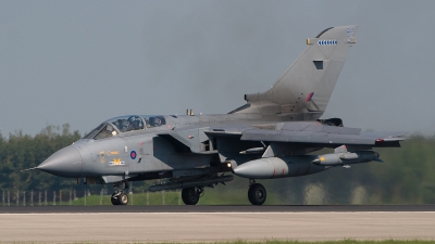Photo ID 12780 by Frank Noort. UK Air Force Panavia Tornado GR4, ZA554