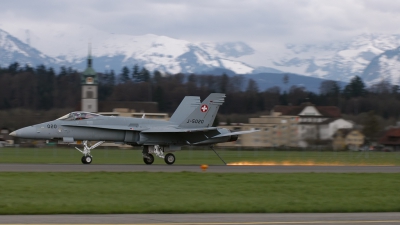 Photo ID 100992 by Sven Zimmermann. Switzerland Air Force McDonnell Douglas F A 18C Hornet, J 5020