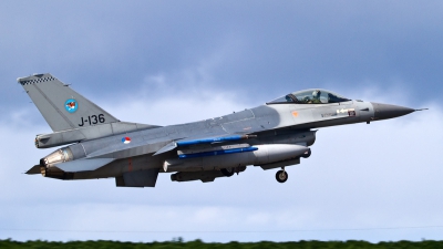 Photo ID 106902 by Alfred Koning. Netherlands Air Force General Dynamics F 16AM Fighting Falcon, J 136