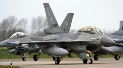 Photo ID 106886 by Lieuwe de Vries. Netherlands Air Force General Dynamics F 16BM Fighting Falcon, J 064