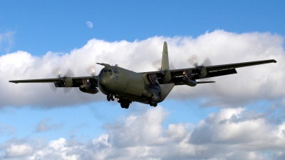 Photo ID 1403 by Steve Wright. UK Air Force Lockheed Hercules C3 C 130K 30 L 382, XV221