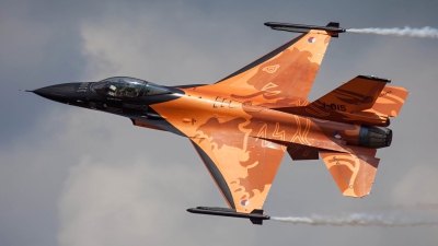 Photo ID 113099 by Robert Hoeting. Netherlands Air Force General Dynamics F 16AM Fighting Falcon, J 015