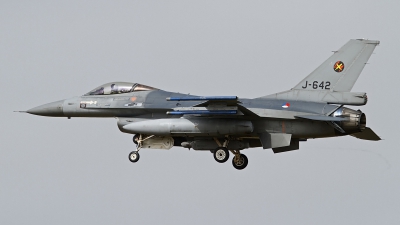 Photo ID 118573 by Niels Roman / VORTEX-images. Netherlands Air Force General Dynamics F 16AM Fighting Falcon, J 642