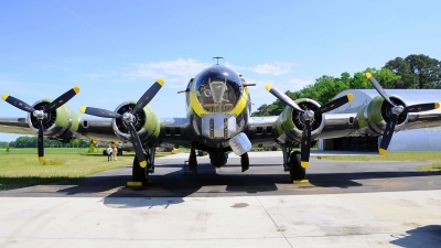 Photo ID 120362 by W.A.Kazior. Private Military Aviation Museum Boeing B 17G Flying Fortress 299P, N3701G