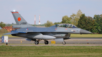 Photo ID 123621 by Stephan Franke - Fighter-Wings. Netherlands Air Force General Dynamics F 16BM Fighting Falcon, J 066