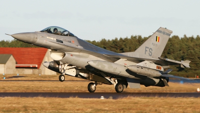 Photo ID 16223 by Andy Walker. Belgium Air Force General Dynamics F 16AM Fighting Falcon, FA 71