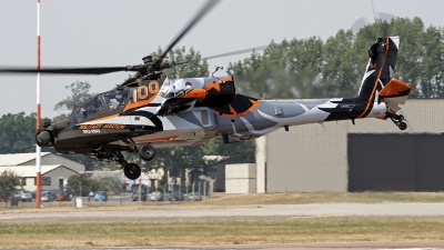 Photo ID 127502 by Niels Roman / VORTEX-images. Netherlands Air Force Boeing AH 64DN Apache Longbow, Q 17