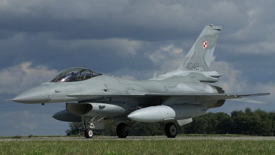 Photo ID 16636 by E de Wissel. Poland Air Force General Dynamics F 16C Fighting Falcon, 4042