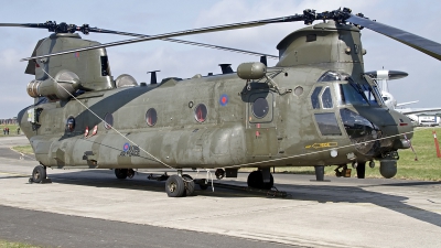 Photo ID 128020 by Niels Roman / VORTEX-images. UK Air Force Boeing Vertol Chinook HC4 CH 47D, ZA718