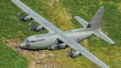 Photo ID 127941 by Robin Coenders / VORTEX-images. UK Air Force Lockheed Martin Hercules C5 C 130J L 382, ZH881