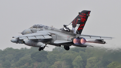 Photo ID 128260 by Craig Pelleymounter. UK Air Force Panavia Tornado GR4, ZA492