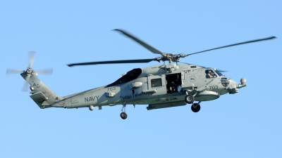 Photo ID 128516 by Mike Hopwood. USA Navy Sikorsky MH 60R Strikehawk S 70B, 166597