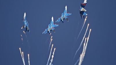 Photo ID 132065 by Niels Roman / VORTEX-images. Russia Air Force Sukhoi Su 27UB, 24 BLUE