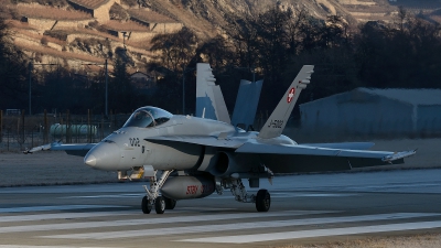 Photo ID 136039 by Martin Thoeni - Powerplanes. Switzerland Air Force McDonnell Douglas F A 18C Hornet, J 5002