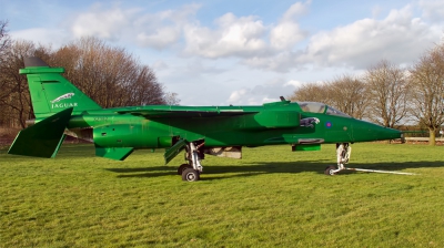 Photo ID 136463 by Chris Albutt. UK Air Force Sepecat Jaguar GR1, XZ382