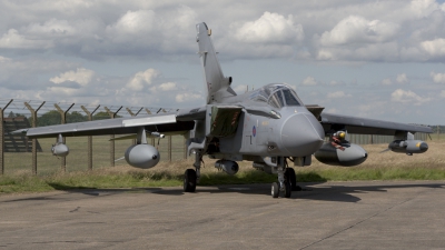 Photo ID 17890 by Tom Gibbons. UK Air Force Panavia Tornado GR4, ZA452