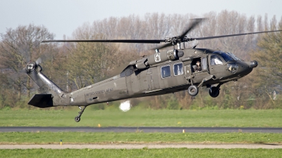 Photo ID 137807 by Niels Roman / VORTEX-images. USA Army Sikorsky UH 60A C Black Hawk S 70A, 83 23875