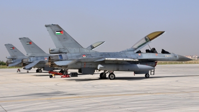 Photo ID 142238 by Peter Terlouw. Jordan Air Force General Dynamics F 16BM Fighting Falcon, 131