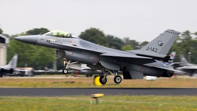 Photo ID 143874 by Mark Broekhans. Netherlands Air Force General Dynamics F 16AM Fighting Falcon, J 142
