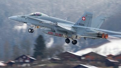 Photo ID 152892 by Olli J.. Switzerland Air Force McDonnell Douglas F A 18C Hornet, J 5025