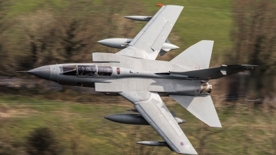 Photo ID 156271 by Tom Dean. UK Air Force Panavia Tornado GR4, ZD747